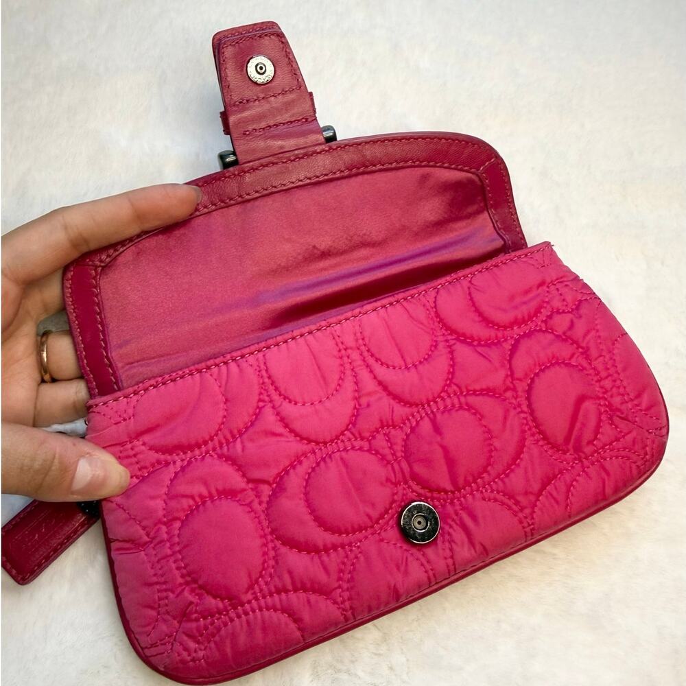 Vintage Coach y2k Soho Quilted Wristlet - Picture 5 of 7